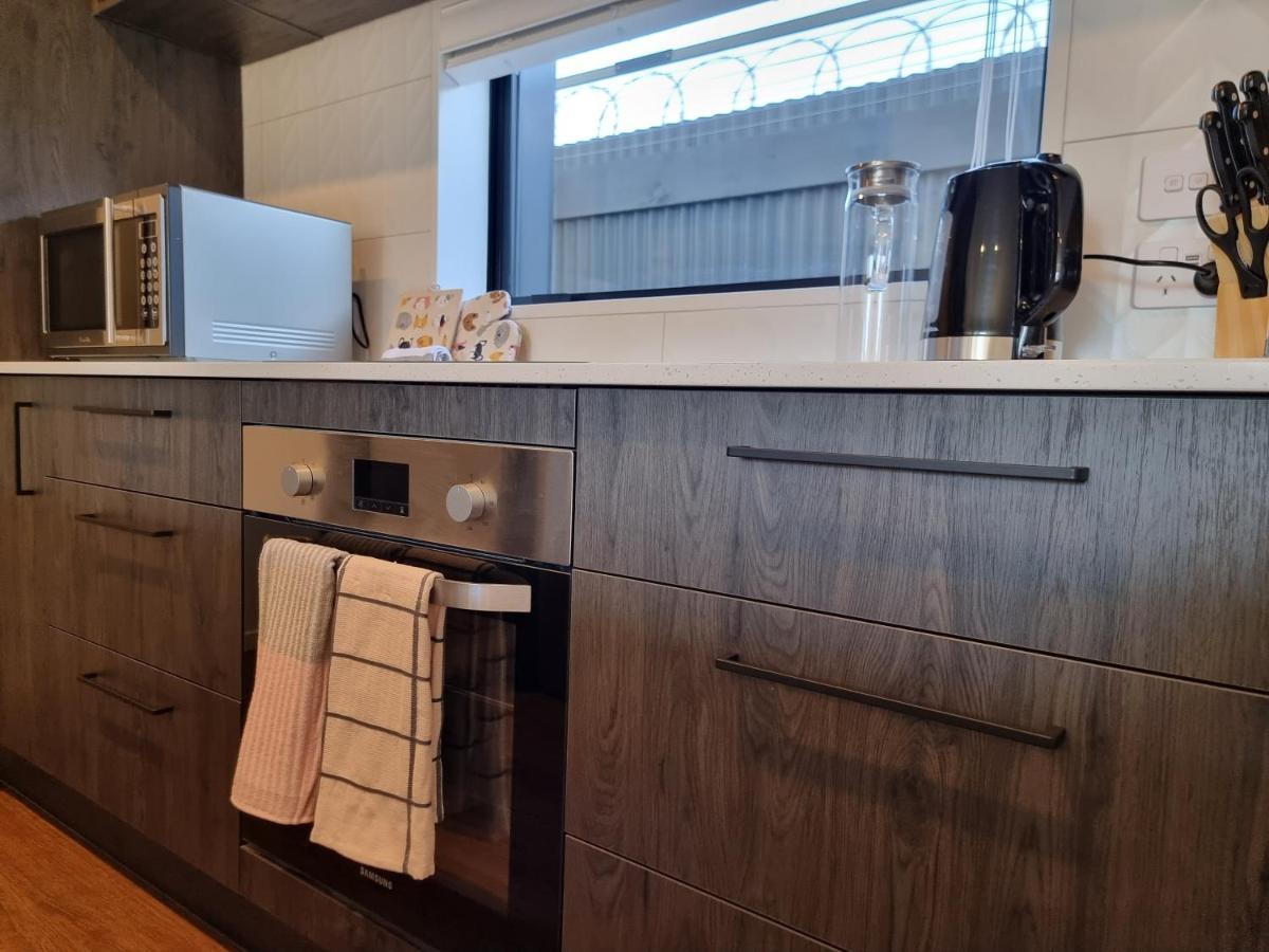 Addington Townhouse With Carpark 8Mins Walk To Hagley Park South Villa ไครสต์เชิร์ช ภายนอก รูปภาพ