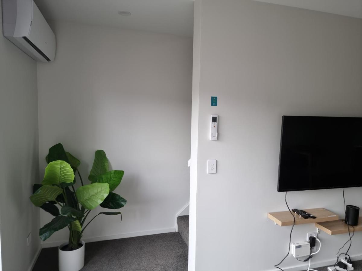 Addington Townhouse With Carpark 8Mins Walk To Hagley Park South Villa ไครสต์เชิร์ช ภายนอก รูปภาพ