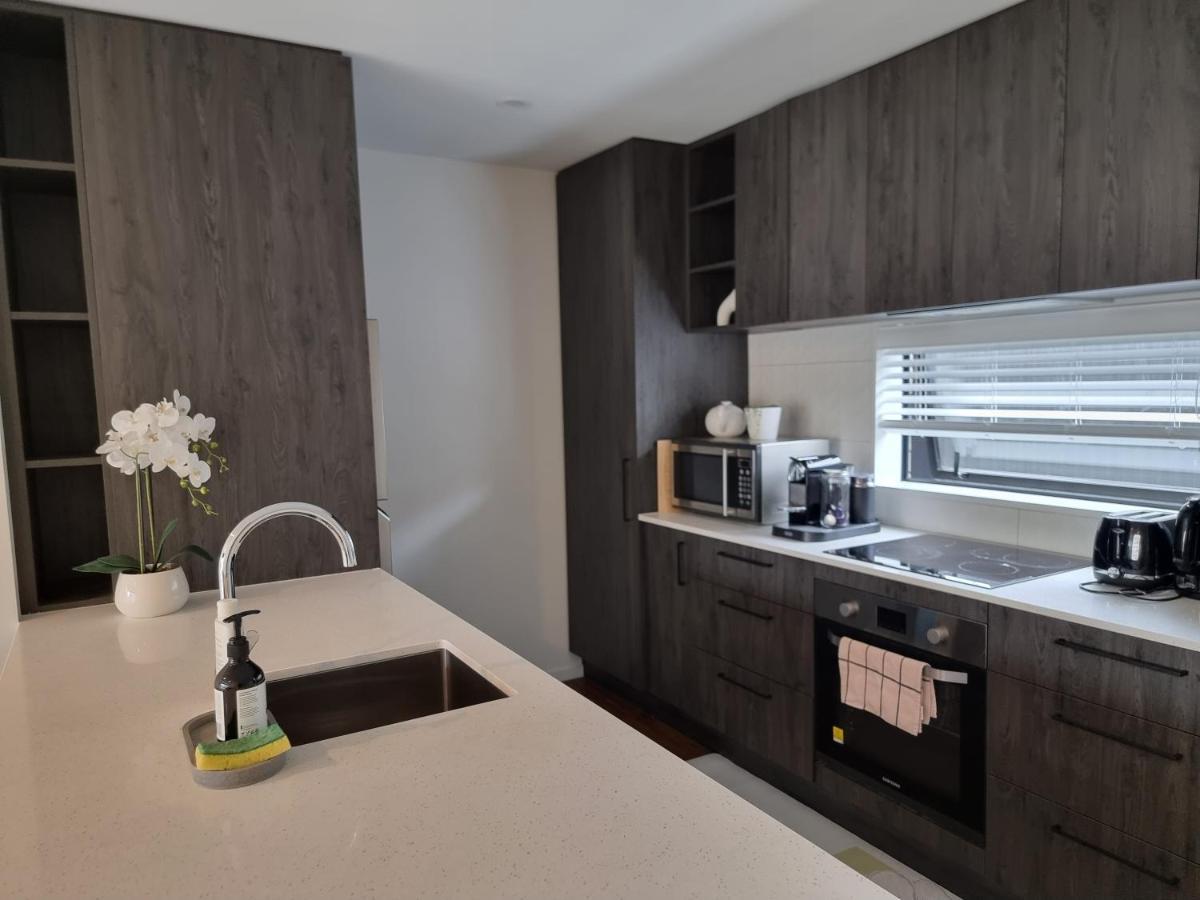 Addington Townhouse With Carpark 8Mins Walk To Hagley Park South Villa ไครสต์เชิร์ช ภายนอก รูปภาพ