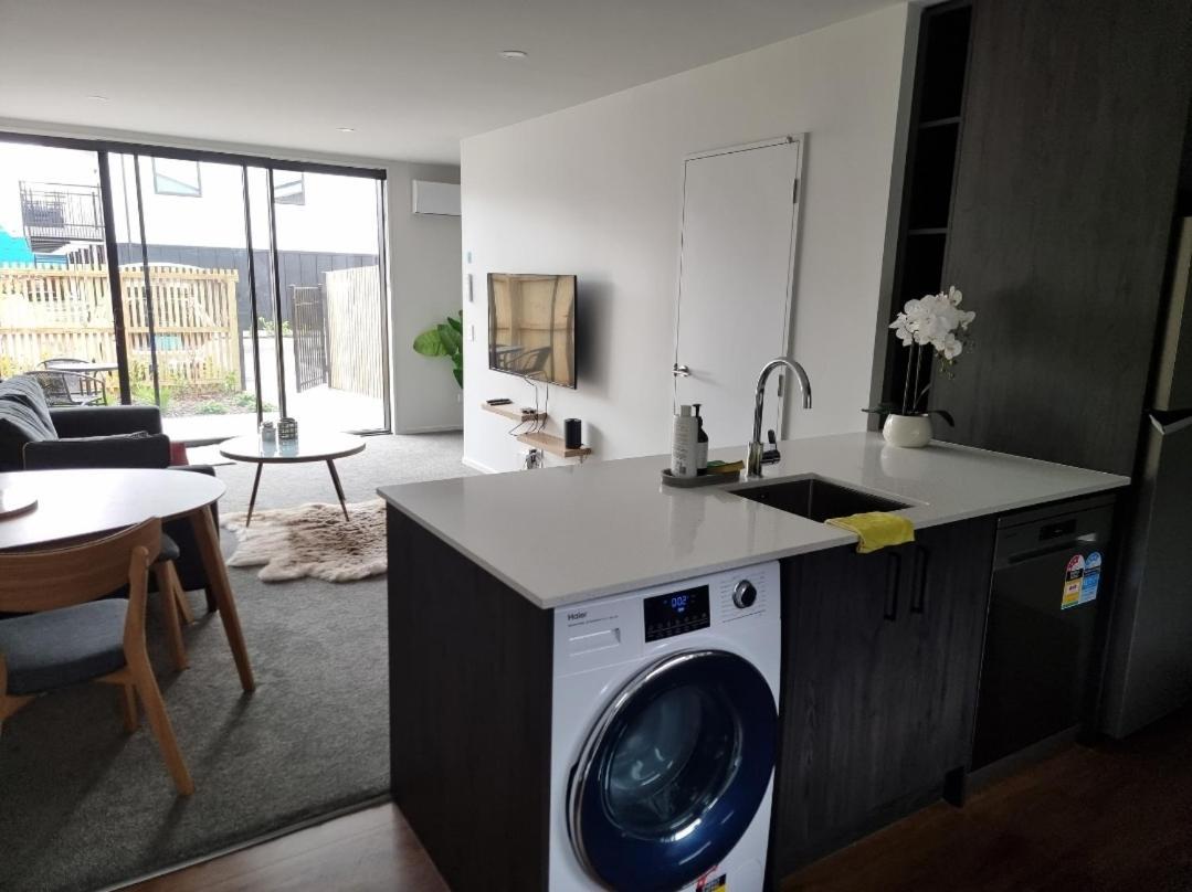 Addington Townhouse With Carpark 8Mins Walk To Hagley Park South Villa ไครสต์เชิร์ช ห้อง รูปภาพ